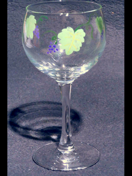 Grapevine red wine glass